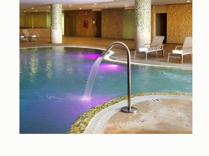 Stand pijat untuk jacuzzi atau spa